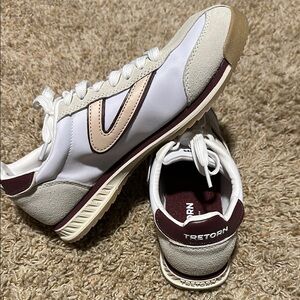 Tretorn Women's White and Cream Sneakers NWOT